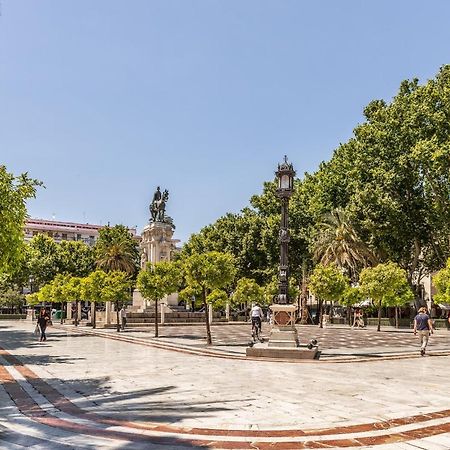 Waou Cosy III Sevilla Cathedral Exterior foto